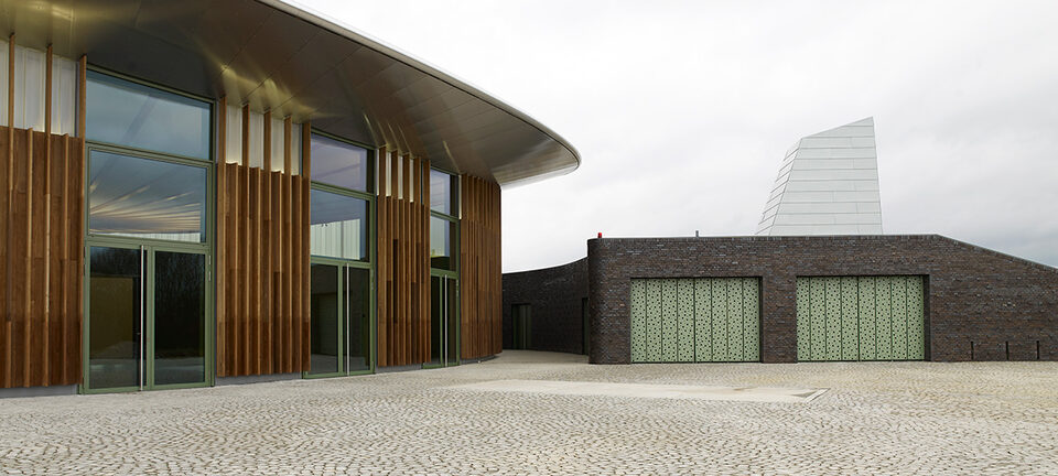 Skulpturenhalle, 2014/16, Photo: Nic Tenwiggenhorn, © VG Bild-Kunst, Bonn 2016